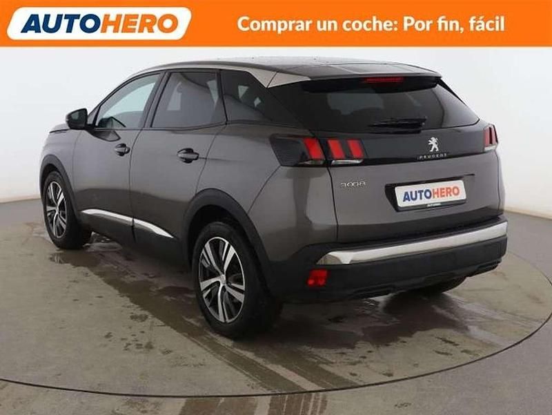 Usado Peugeot 3008 Allure 131 CV (96 kW) 2023 Gris SUV