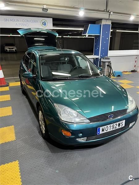 Usado Ford Focus Ghia 100 CV (73 kW) 1998 Verde Berlina