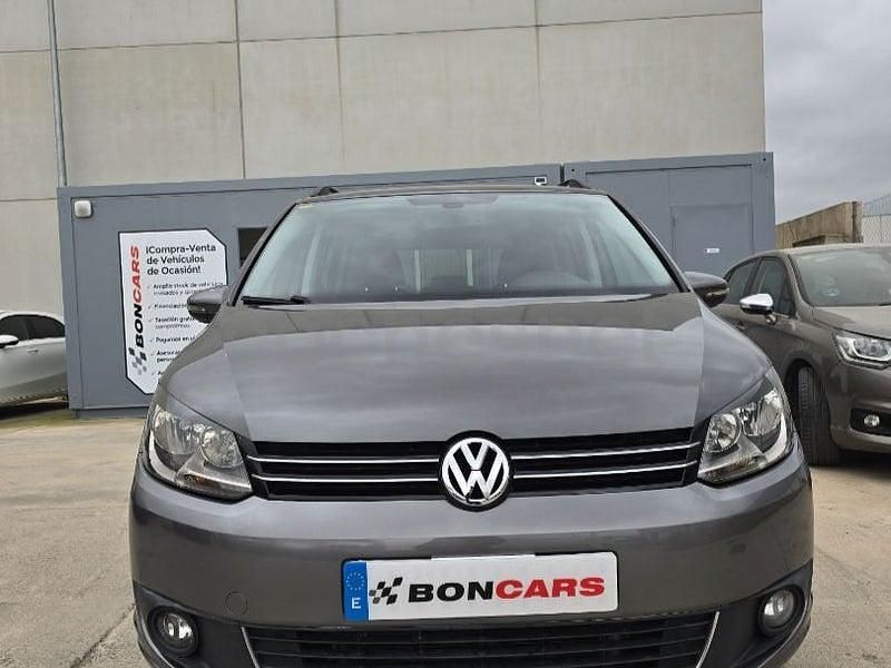 Usado VW Touran Advance 105 CV (77 kW) 2012 Gris / plata Monovolumen