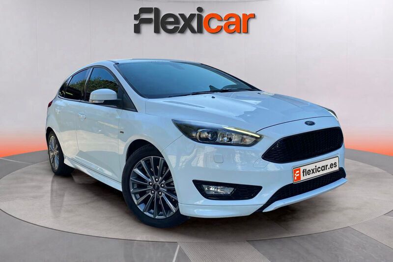 Blanco Usado 2018 Ford Focus ST-Line Berlina | 14.990 € (Buen precio) - Imagen 1/4