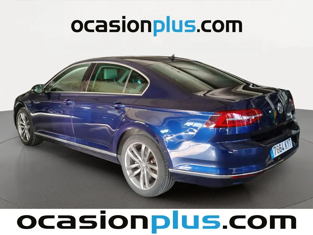 Usado VW Passat Sportline 150 CV (110 kW) 2019 Azul Berlina