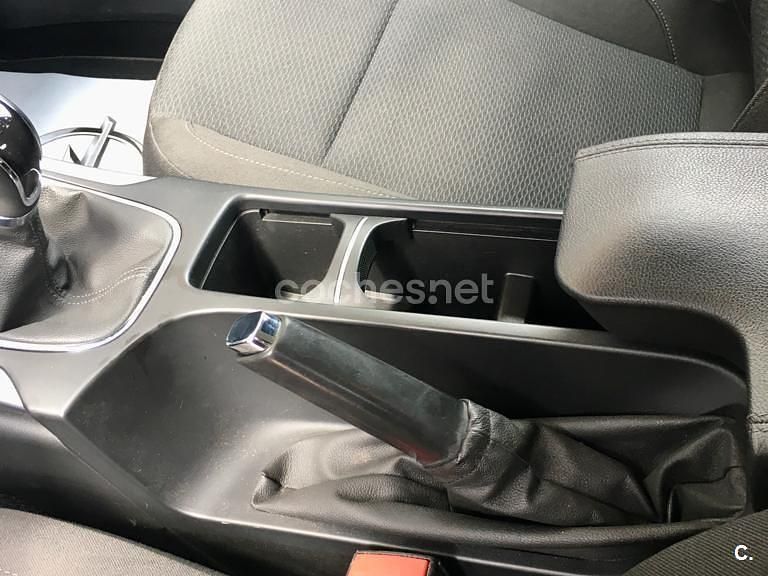 Usado Opel Insignia Business 136 CV (100 kW) 2017 Azul Berlina