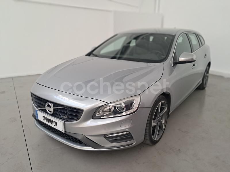 Usado Volvo V60 R-Design Kinetic 136 CV (100 kW) 2014 Gris / plata Familiar