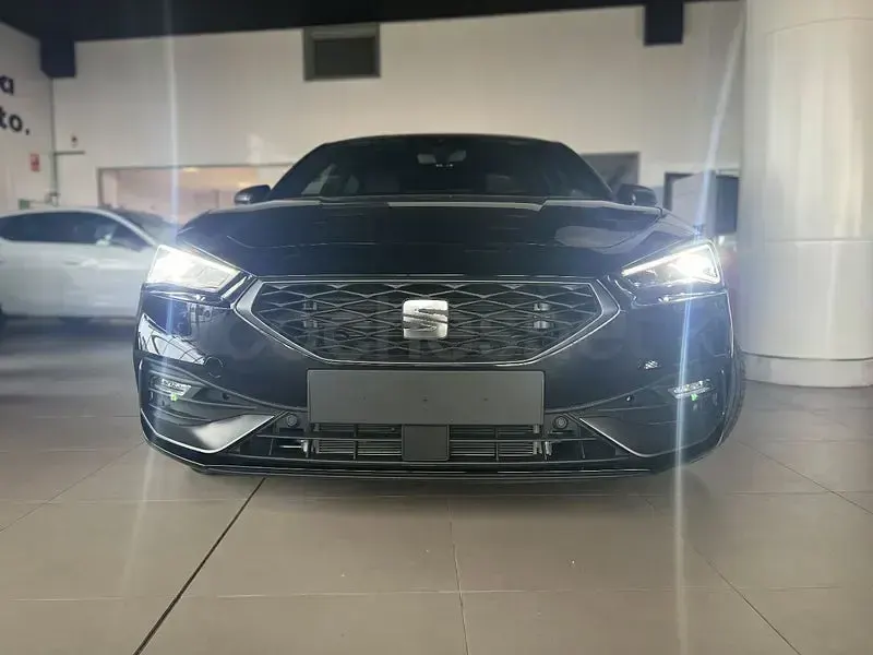 Nuevo Seat Leon FR 150 CV (110 kW) 2026 Negro Berlina