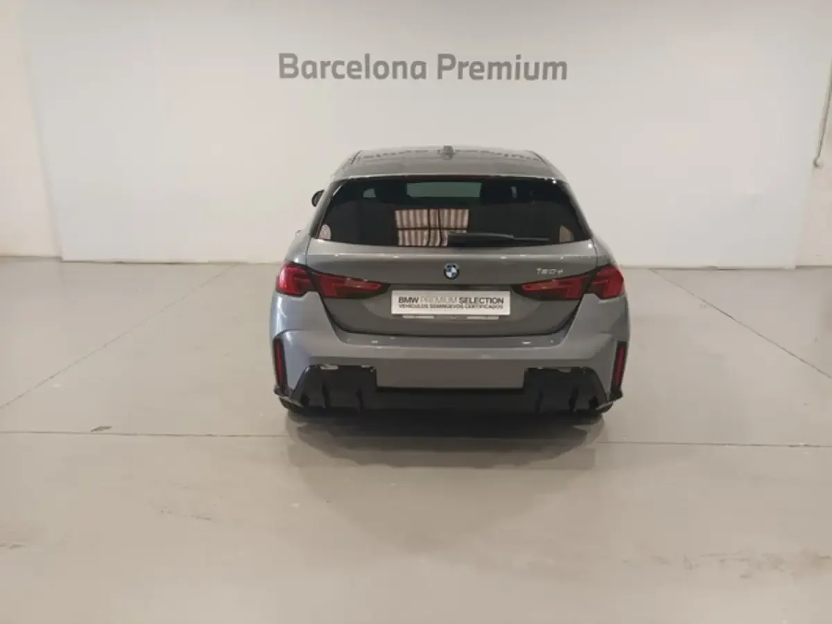 Usado BMW 120 Comfort Edition 163 CV (119 kW) 2025 Gris Utilitario