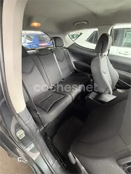 Usado Peugeot 308 95 CV (69 kW) 2008 Gris / plata Berlina