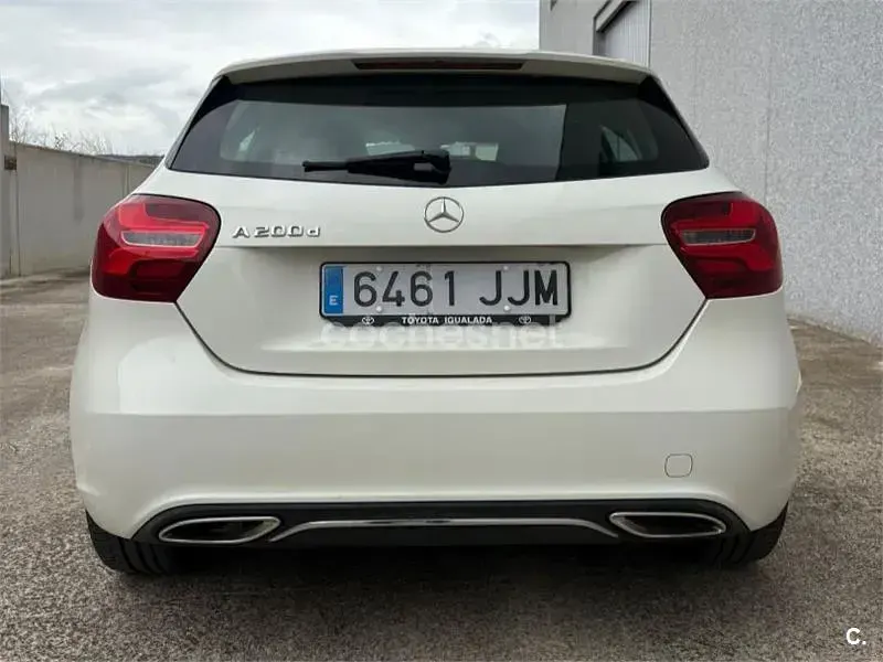Usado Mercedes A200 Urban 136 CV (100 kW) 2015 Blanco Utilitario