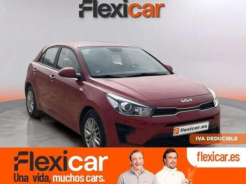 Usado Kia Rio 84 CV (61 kW) 2022 Rojo Utilitario