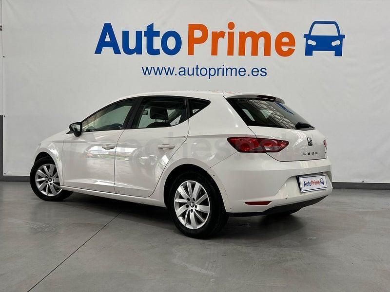 Usado Seat Leon Reference 110 CV (80 kW) 2016 Blanco Berlina