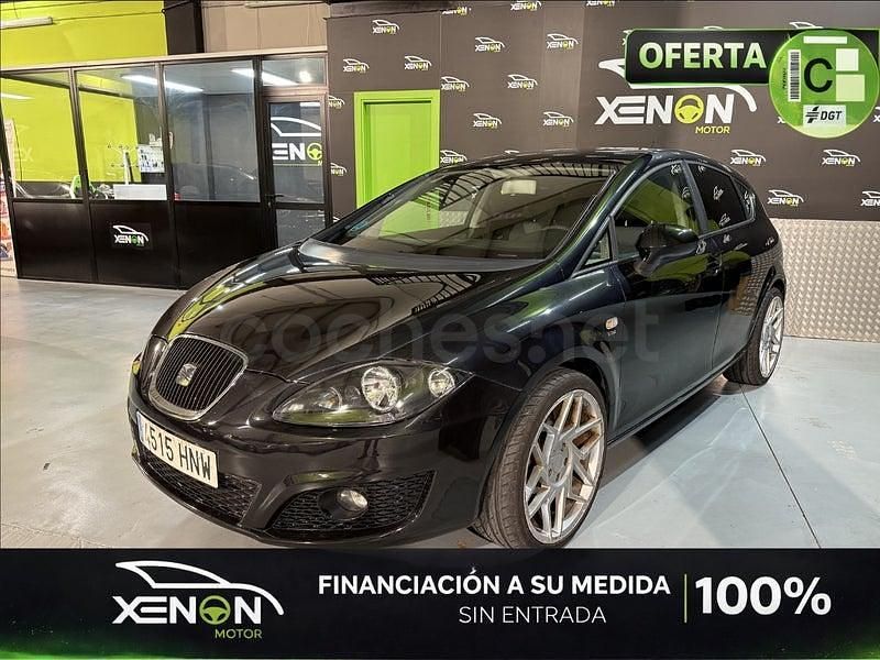 Usado Seat Leon Reference 105 CV (77 kW) 2013 Negro Berlina