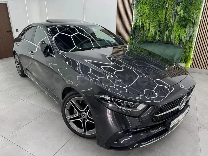Usado Mercedes CLS220 194 CV (142 kW) 2021 Gris / plata Coupe