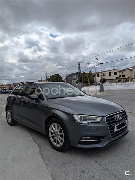 Gris / plata Usado 2014 Audi A3 Sportback Ambition Berlina | 10.000 € (Precio justo) - Imagen 1/4