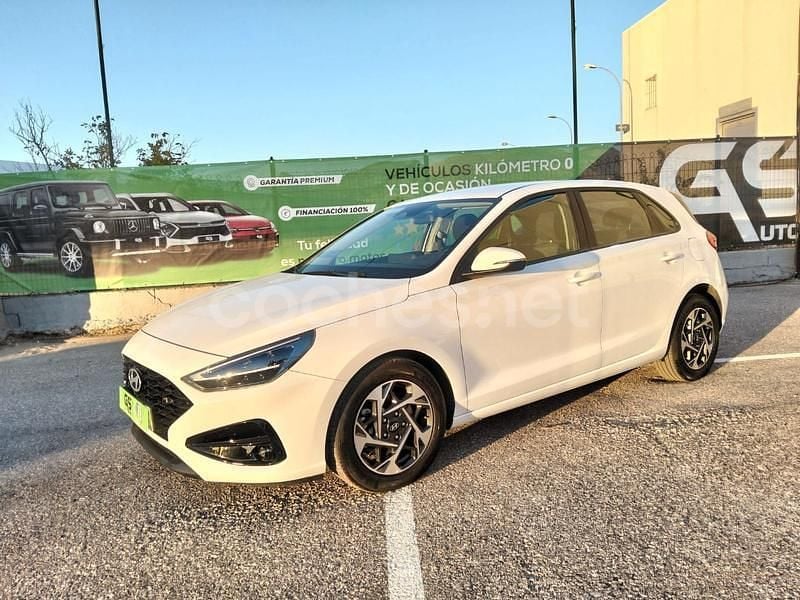 Blanco Usado 2024 Hyundai i30 Berlina | 17.999 € (Super precio) - Imagen 1/4