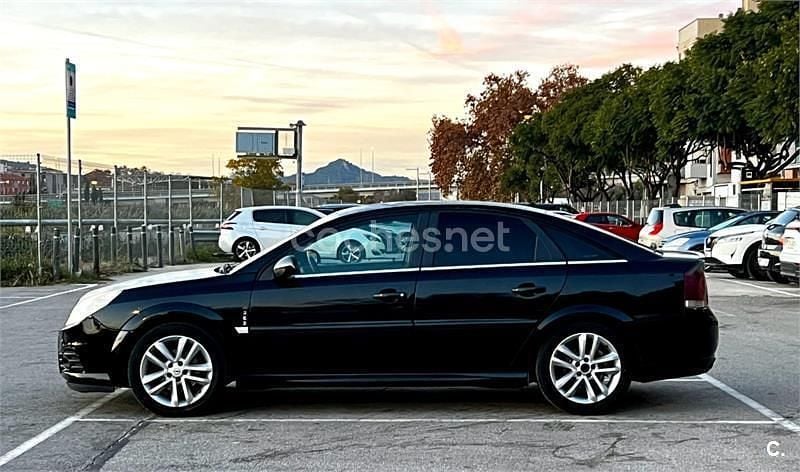 Negro Usado 2006 Opel Vectra Elegance Berlina | 3300 € (Precio justo) - Imagen 1/4