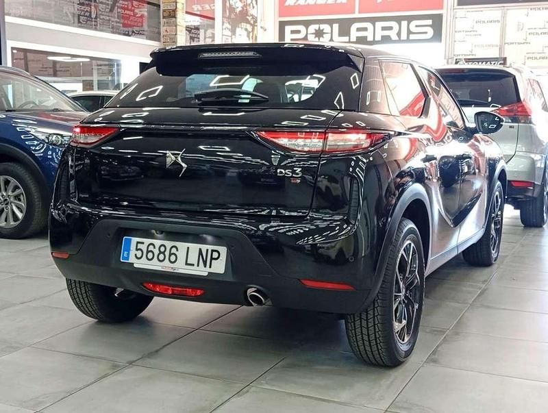 Usado DS Automobiles DS3 Crossback Chic 131 CV (96 kW) 2021 Negro SUV
