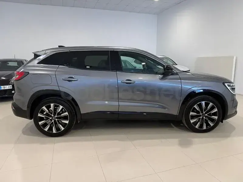 Usado Renault Austral Techno 200 CV (147 kW) 2023 Gris / plata SUV