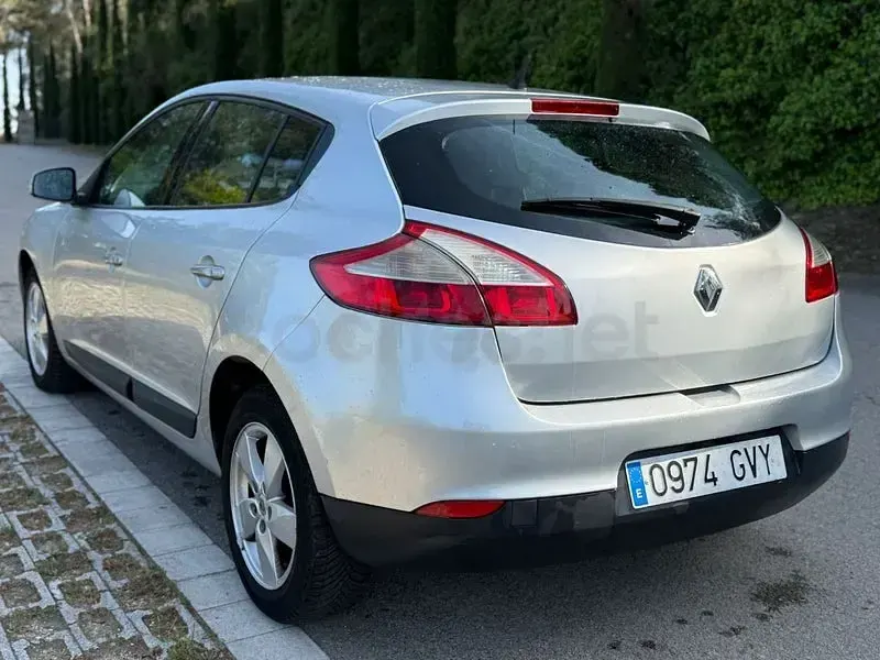 Occasion Renault Mégane Dynamique 105 PK (77 kW) 2010 Grijs Sedan