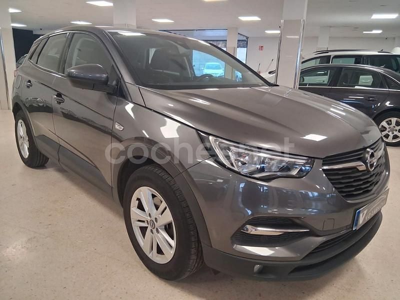 Usado Opel Grandland X Selective 120 CV (88 kW) 2019 Gris / plata SUV