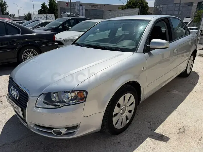 Usado Audi A4 170 CV (125 kW) 2010 Gris / plata Berlina