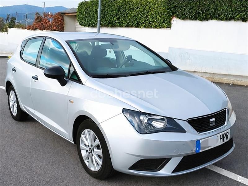 Gris / plata Usado 2013 Seat Ibiza Reference Berlina | 6000 € (Buen precio) - Imagen 1/4