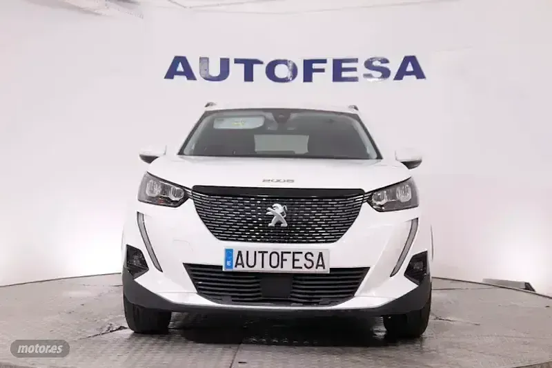 Usado Peugeot 2008 Allure 110 CV (80 kW) 2021 Blanco SUV