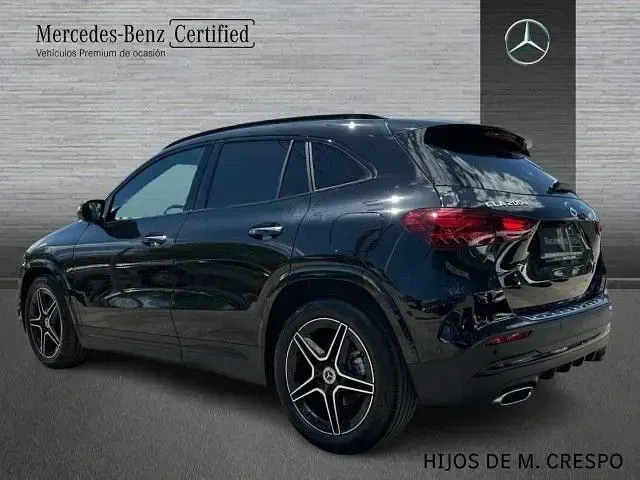 Usado Mercedes GLA200 150 CV (110 kW) 2025 Negro cosmos SUV
