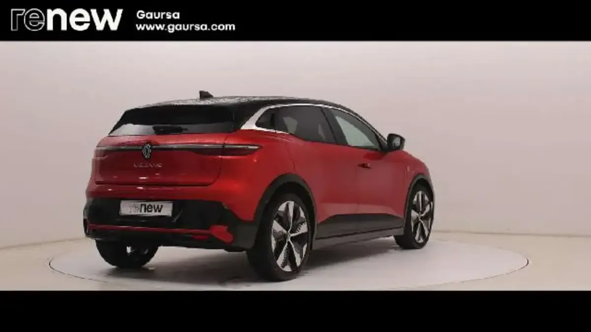 Usado Renault Megane E-Tech Techno 96 kW (131 CV) 2023 Negro Familiar