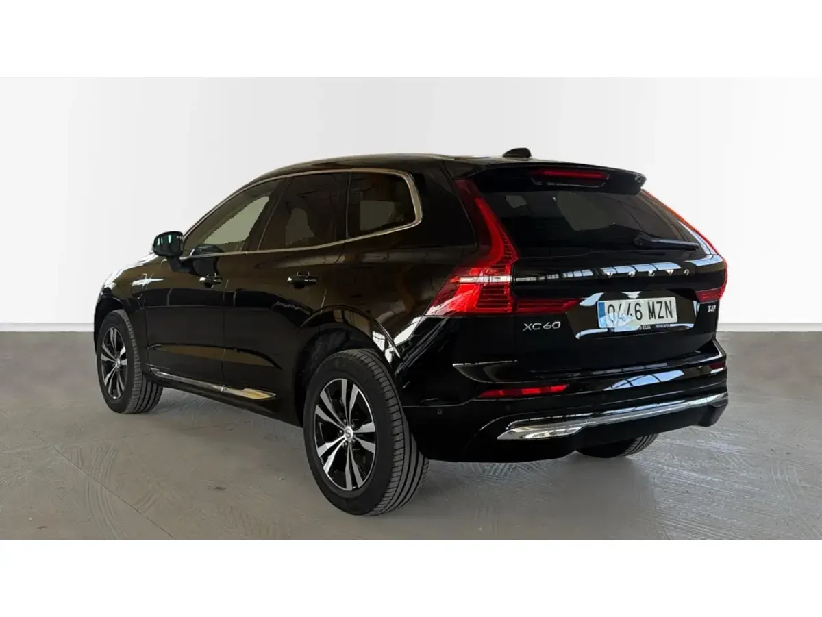 Usado Volvo XC60 Core 350 CV (257 kW) 2025 Negro SUV
