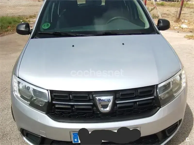 Usado Dacia Sandero Ambiance 73 CV (53 kW) 2017 Gris / plata Berlina