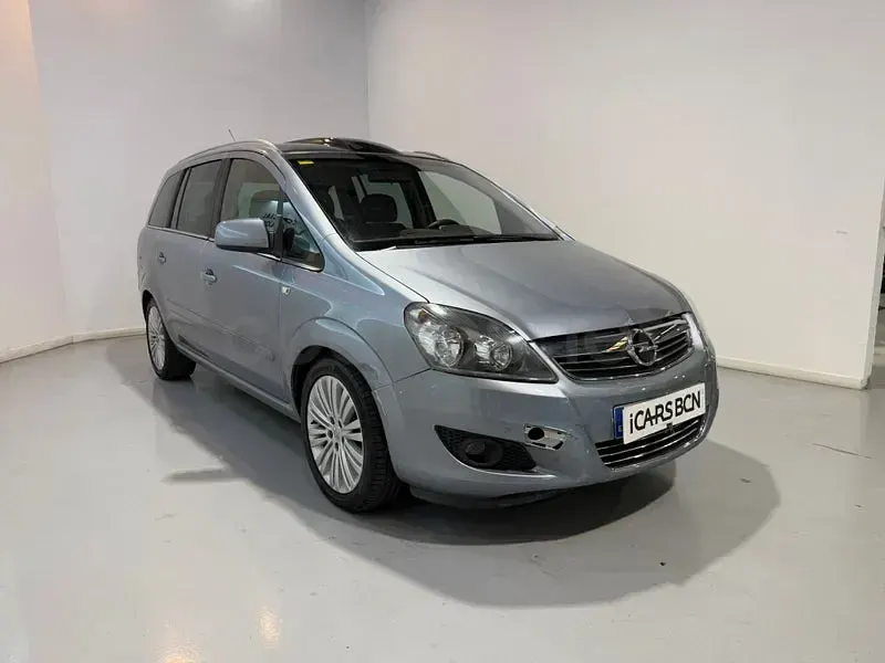 Usado Opel Zafira Enjoy Plus 116 CV (85 kW) 2011 Gris / plata Monovolumen