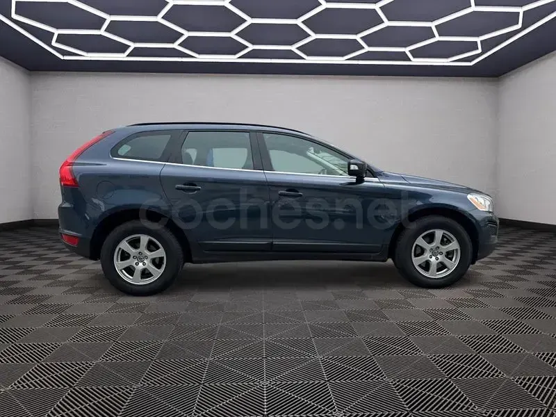 Usado Volvo XC60 Momentum 163 CV (119 kW) 2011 Gris / plata SUV