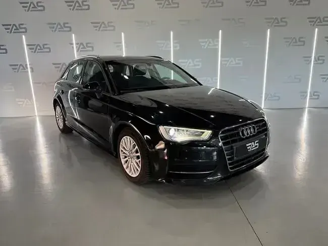 Usado Audi A3 Sport 110 CV (80 kW) 2016 Negro Berlina