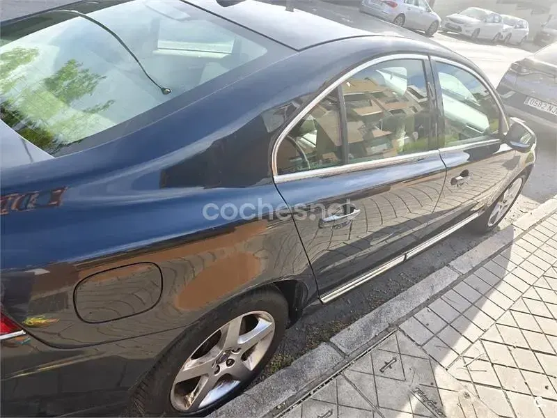 Usado Volvo S80 Momentum 175 CV (128 kW) 2010 Gris / plata Berlina