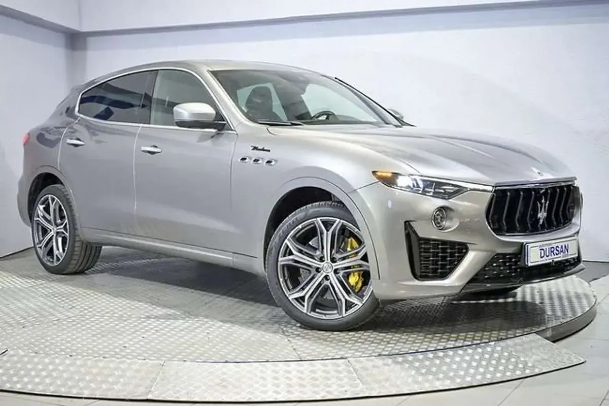 Usado Maserati Levante 430 CV (316 kW) 2022 Gris SUV