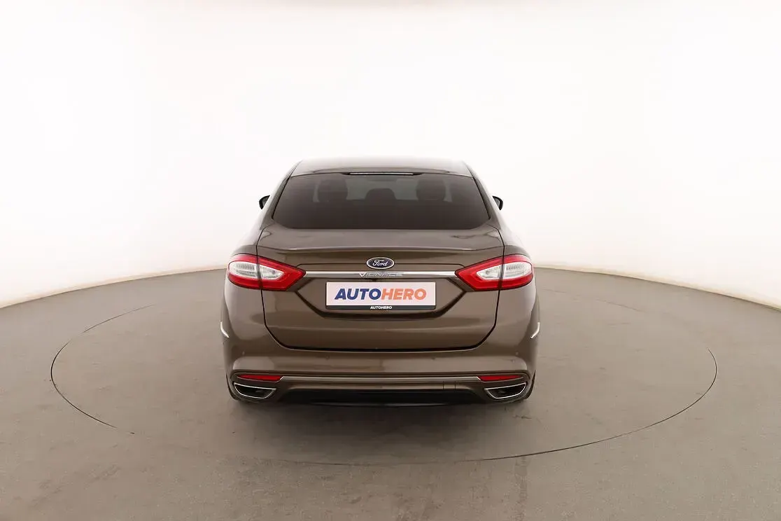 Usado Ford Mondeo Vignale 180 CV (132 kW) 2017 Marrón Berlina