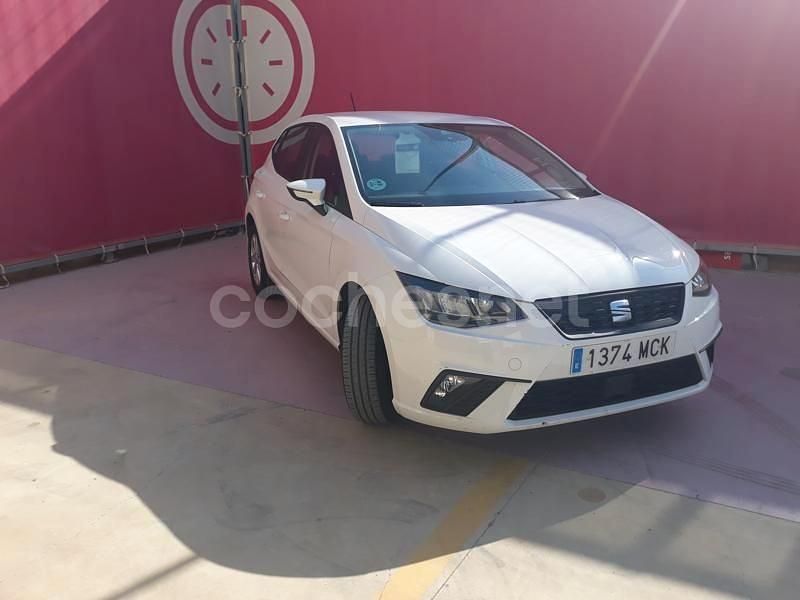 Usado Seat Ibiza Reference 80 CV (58 kW) 2023 Blanco Berlina