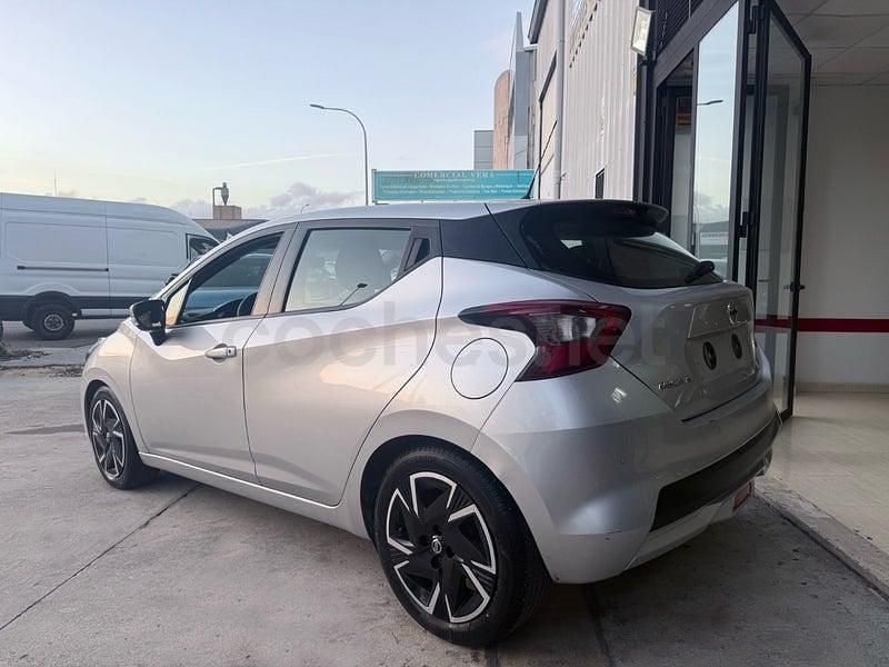 Usado Nissan Micra Acenta 92 CV (67 kW) 2022 Gris / plata Utilitario