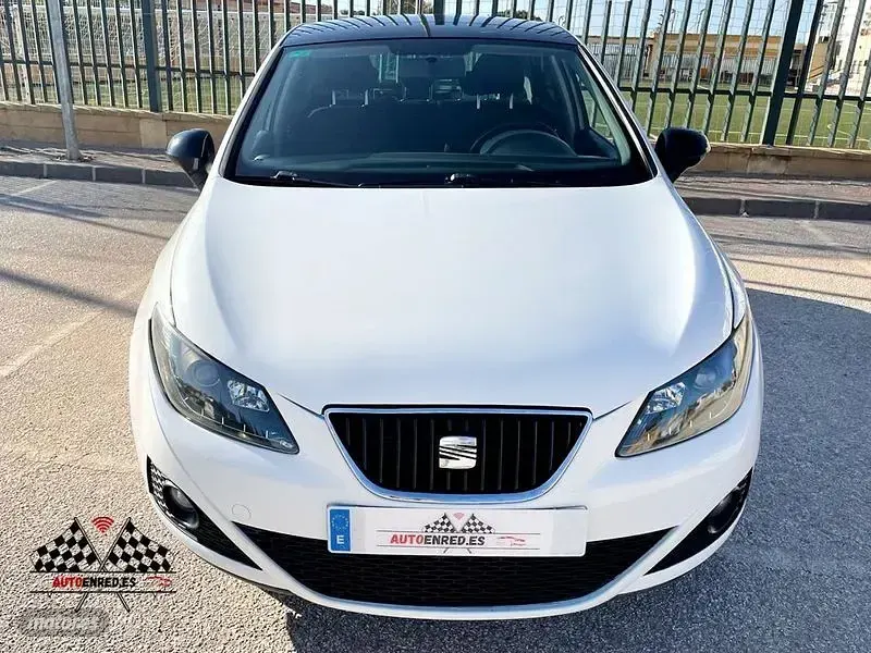 Usado Seat Ibiza Reference 85 CV (62 kW) 2009 Blanco Berlina
