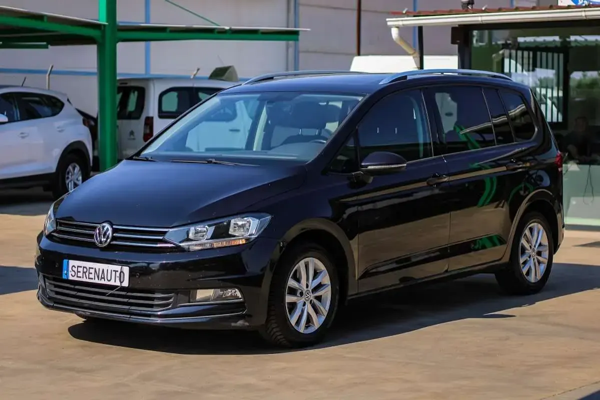 Usado VW Touran Sportline 150 CV (110 kW) 2017 Negro Monovolumen