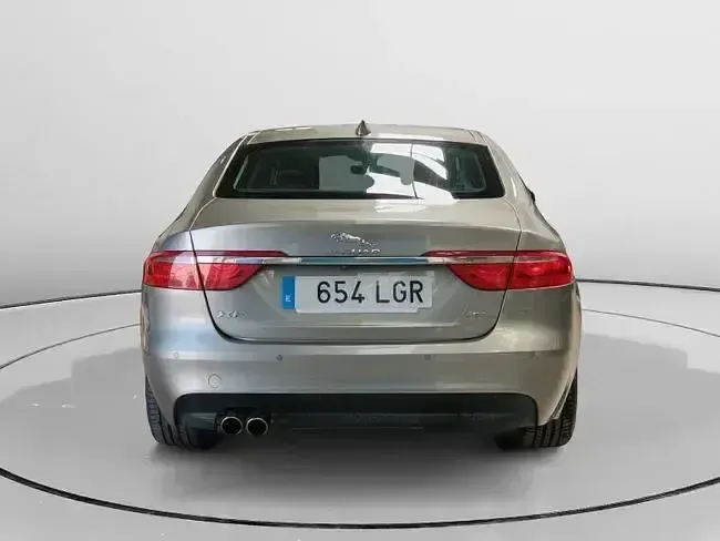 Usado Jaguar XF Prestige 180 CV (132 kW) 2020 Gris Berlina