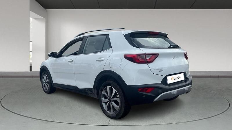 Usado Kia Stonic 100 CV (73 kW) 2025 Blanco SUV