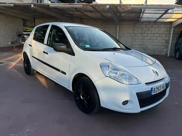 Usado Renault Clio 75 CV (55 kW) 2012 Blanco Utilitario