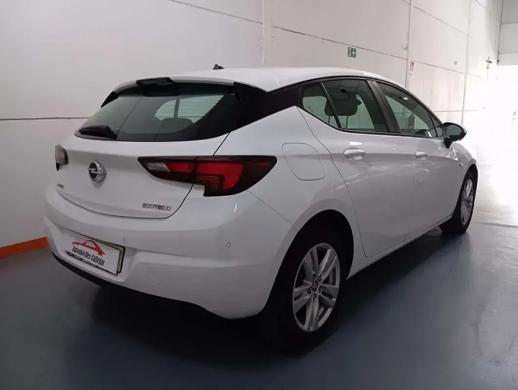 Brugt Opel Astra Selective 110 HK (80 kW) 2019 Hvid Hatchback