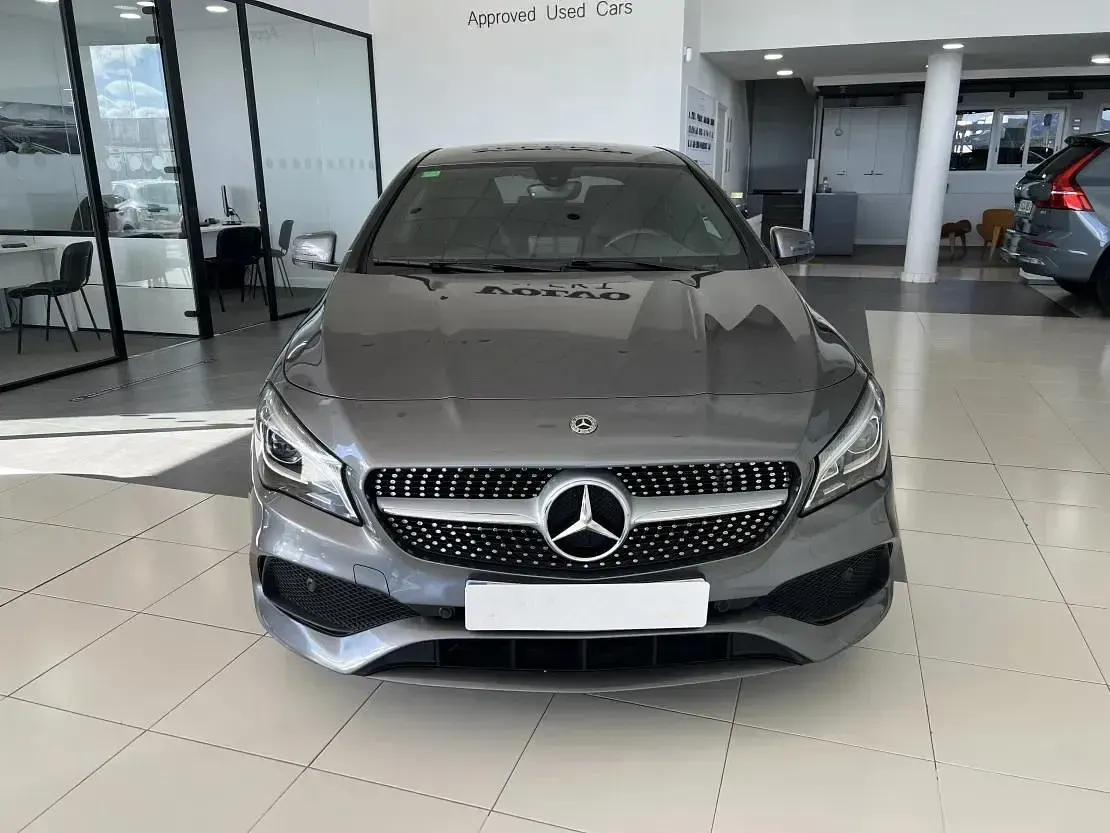 Usado Mercedes CLA200 156 CV (114 kW) 2019 Gris acero Coupe