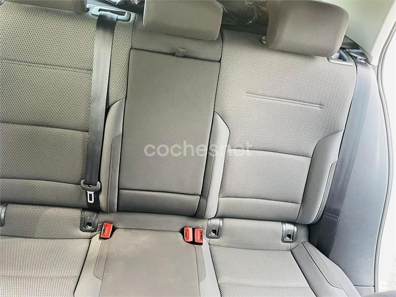 Usado VW Golf VII Business 110 HP (80 kW) 2015 Branco Sedan