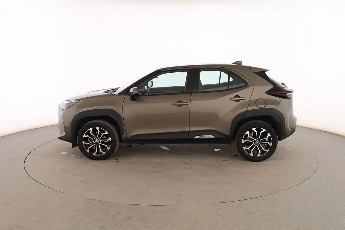 Usado Toyota Yaris Cross Active 116 CV (85 kW) 2023 Dorado SUV