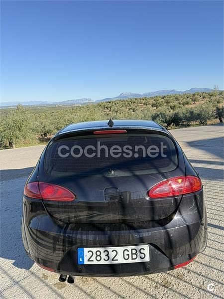 Usado Seat Leon Sport 140 CV (102 kW) 2008 Negro Utilitario