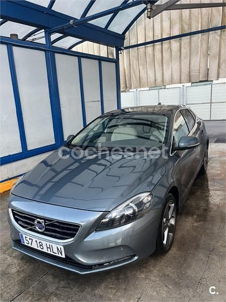 Usado Volvo V40 Momentum 150 HP (110 kW) 2012 Azul Citadino