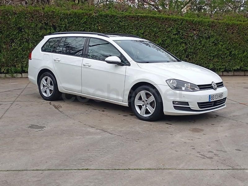 Usado VW Golf VII Advance 105 CV (77 kW) 2014 Blanco Familiar