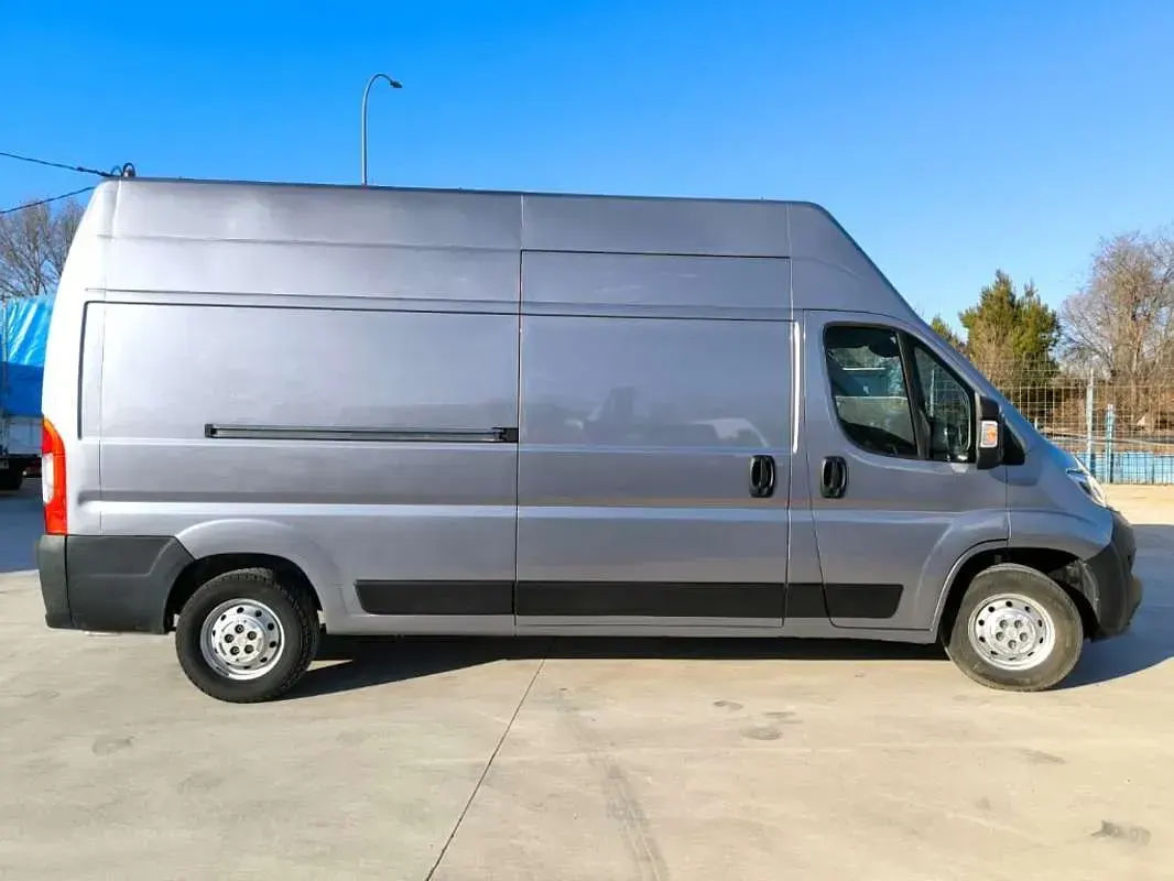 Usado Citroën Jumper 140 CV (102 kW) 2020 Gris Monovolumen